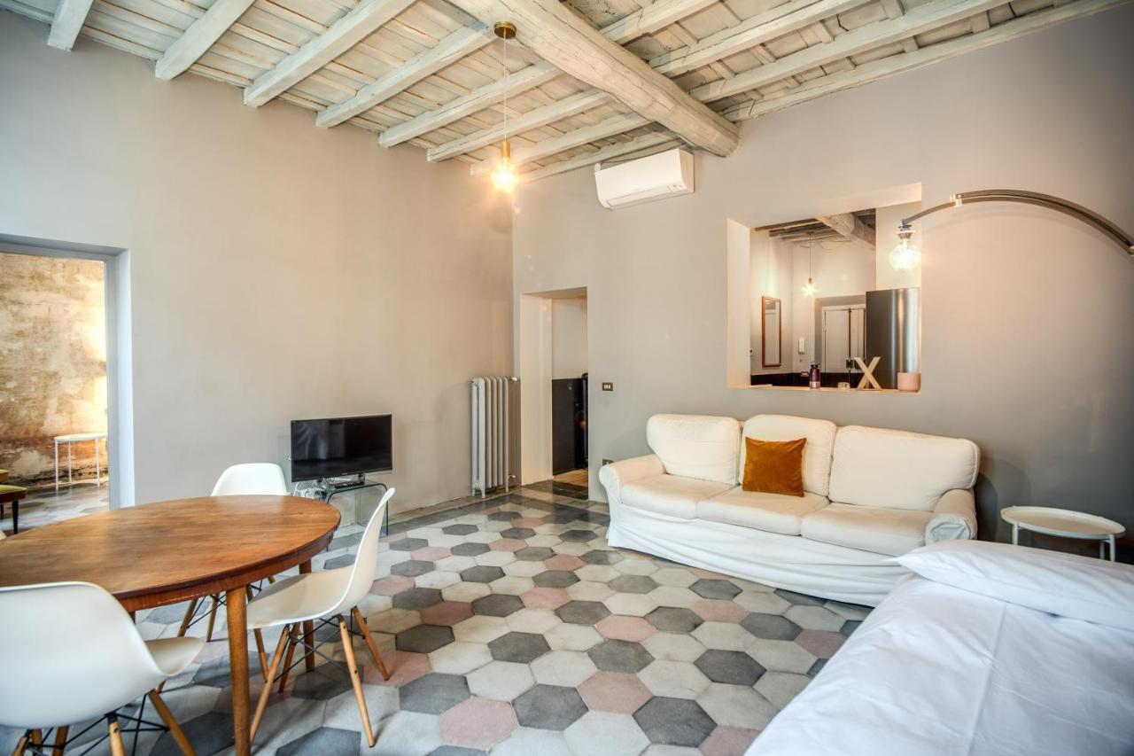 Stylish And Spacious Apartment Next To The Colosseum Roma Eksteriør bilde