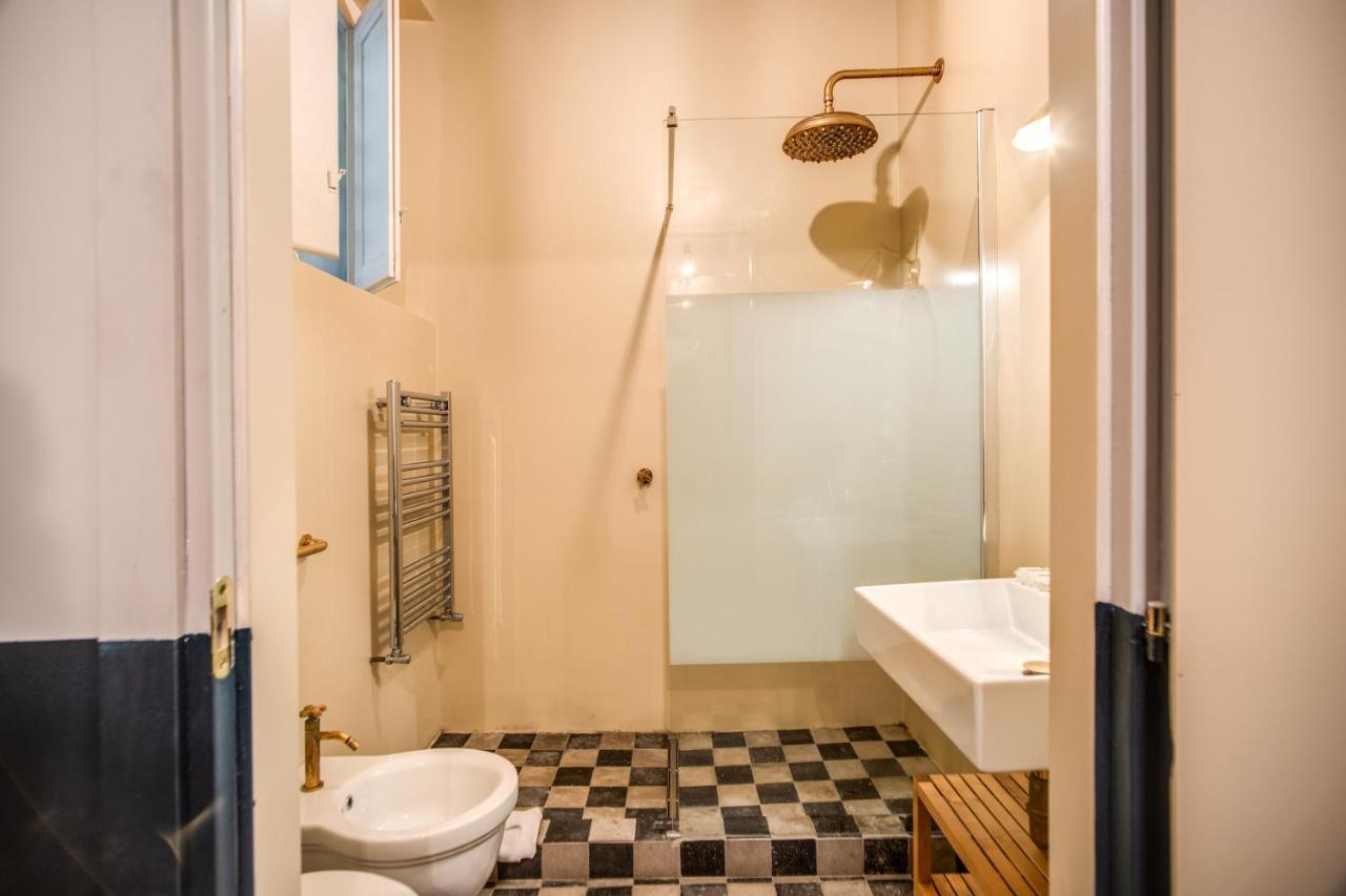 Stylish And Spacious Apartment Next To The Colosseum Roma Eksteriør bilde