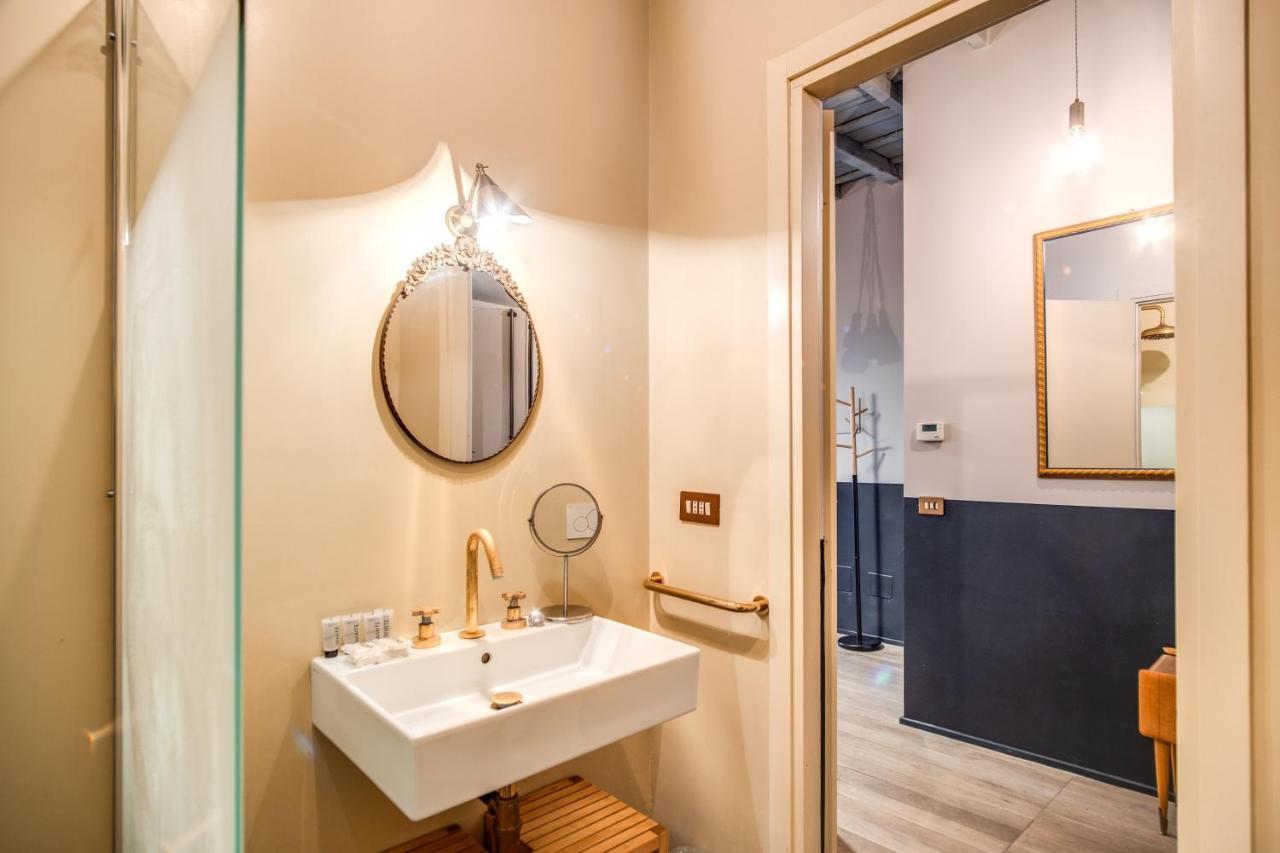 Stylish And Spacious Apartment Next To The Colosseum Roma Eksteriør bilde