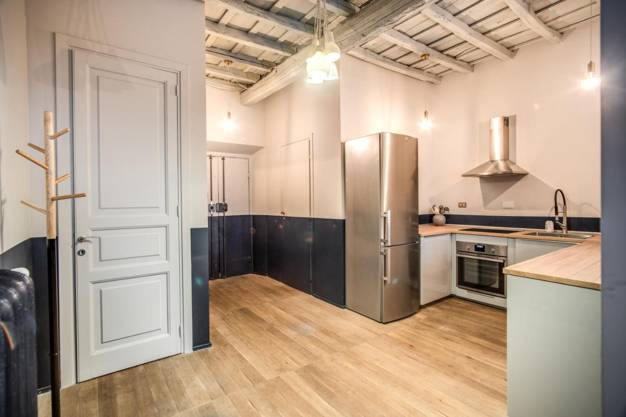 Stylish And Spacious Apartment Next To The Colosseum Roma Eksteriør bilde